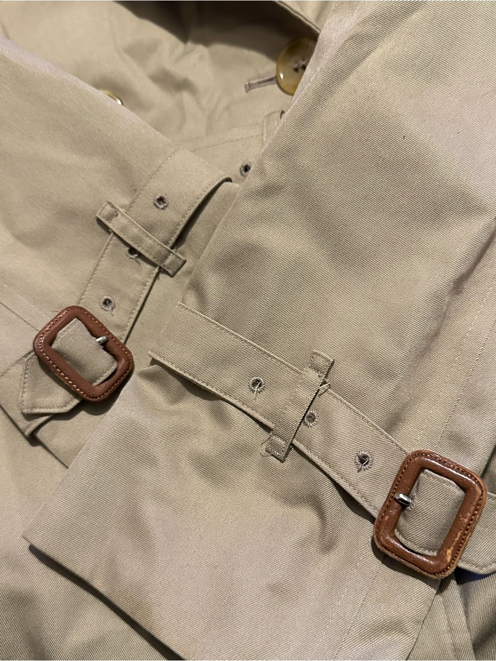 Burberrys | Trench Coat | Vintage Beige Double-Breasted Trench Coat with Belt - Picture 8 of 15